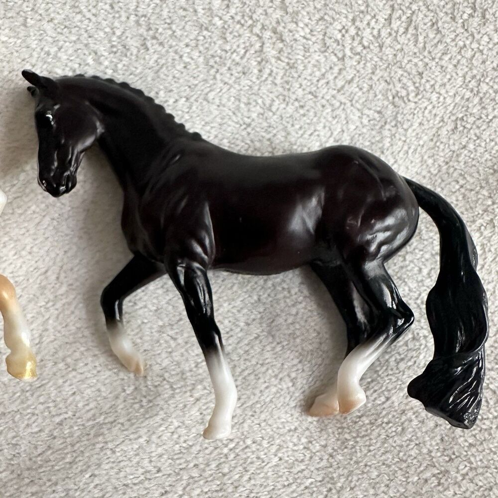 Breyer Stablemates Lot Of 3 Horses Leopard Appaloosa Gold Unicorn Figures - Picture 3 of 7